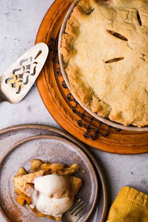 Varavah Pie with Flaky Crust