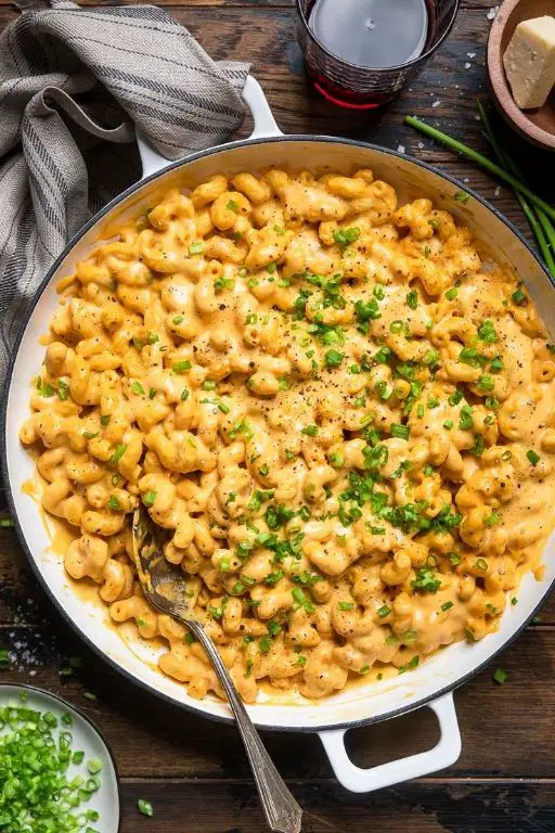 Vegan Buffalo Mac and Cheese