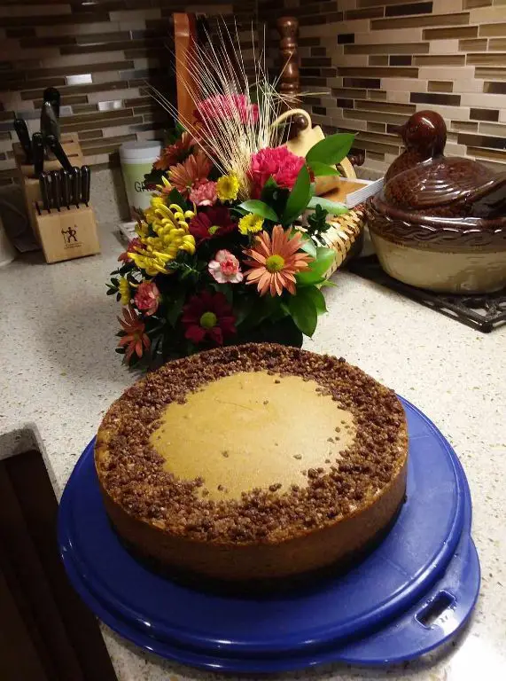 Vegan Pumpkin Cheesecake with Gingersnap Crust