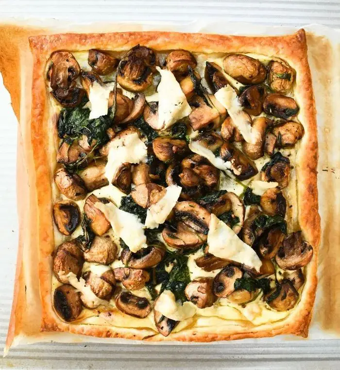 Vegan Spinach and Mushroom Puff Pastry Tart