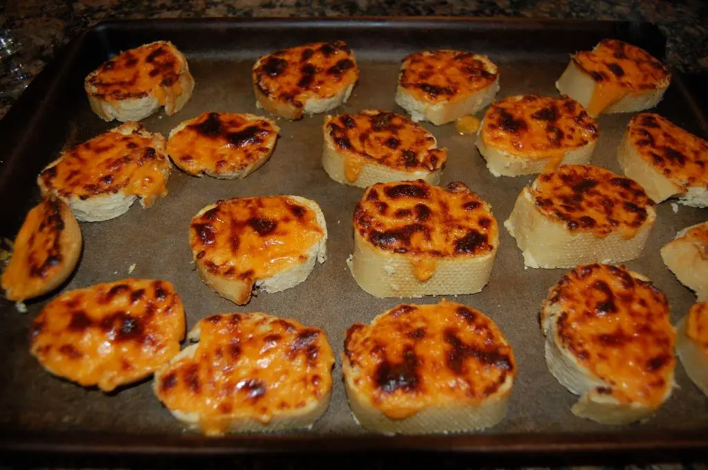 Velveeta Cheesy Garlic Bread
