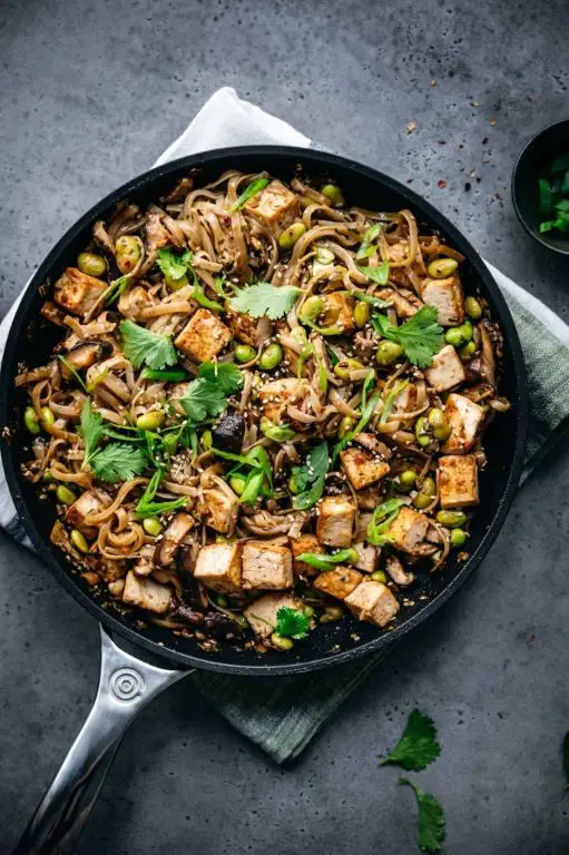 Vermicelli with Stir-Fried Tofu and Mushrooms