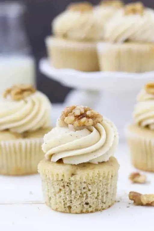 Walnut Flour Vanilla Cupcakes
