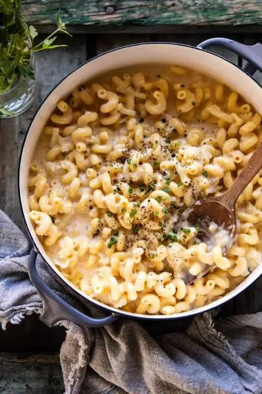 White Cheddar and Cauliflower Cheesy Pasta