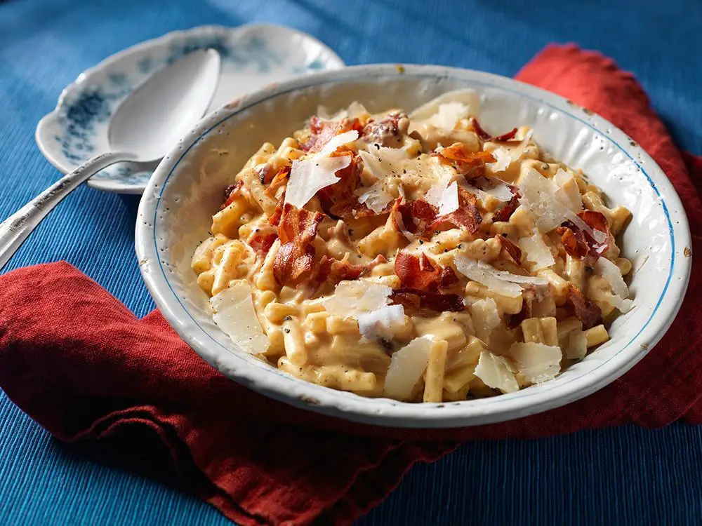 White Truffle Mac and Cheese with Crispy Bacon