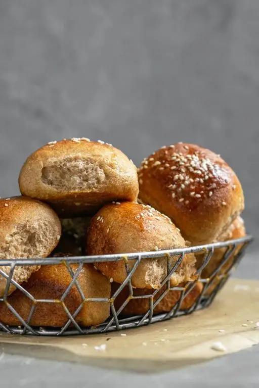 Whole Grain Dinner Rolls