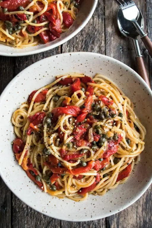 Whole Wheat Pasta with Roasted Red Pepper Sauce