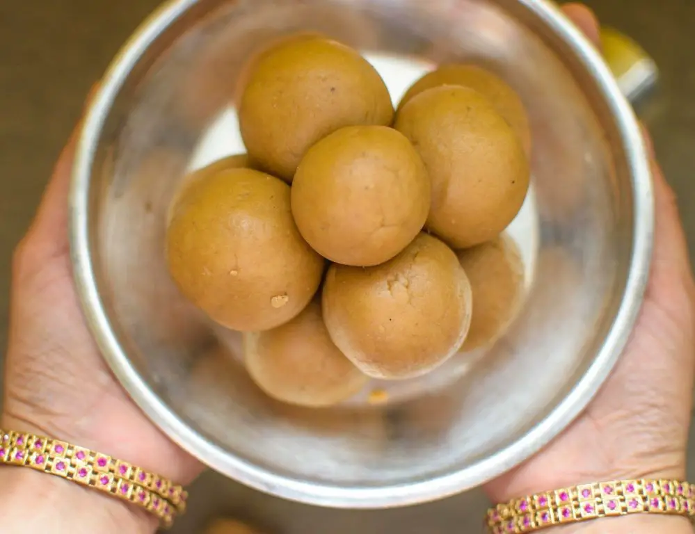 Atta Ladoo with Jaggery Syrup