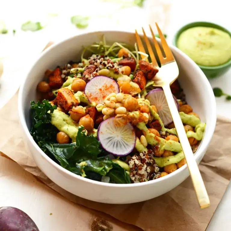 Avocado and Chickpea Buddha Bowl