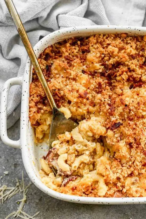 Baked Mac and Cheese with Breadcrumb Topping