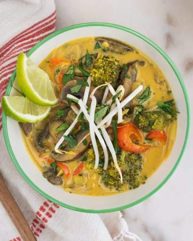 Bean Sprout and Coconut Curry