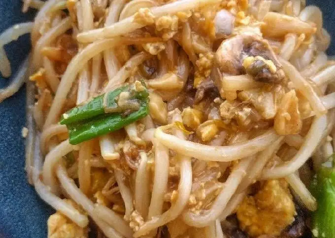 Bean Sprout and Mushroom Stir-Fry