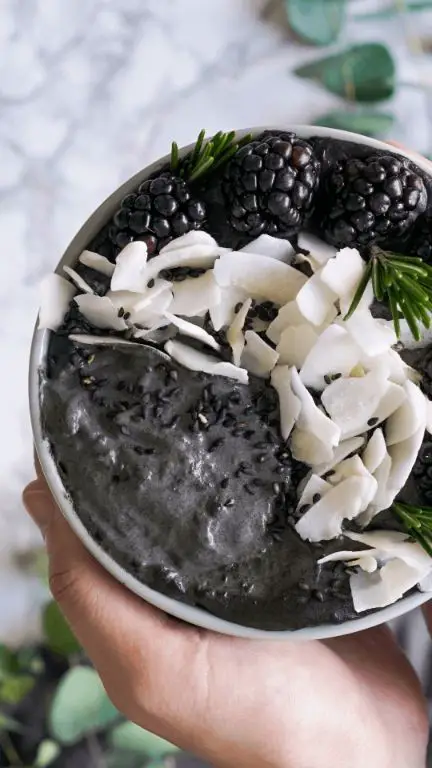 Black Sesame Smoothie Bowl