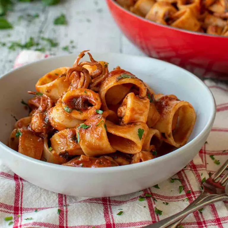 Calamarata Pasta with Spinach and Ricotta