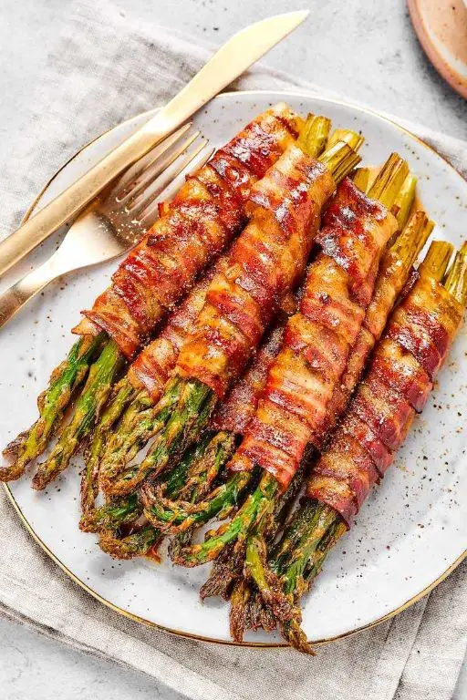 Canned Asparagus and Bacon Wraps