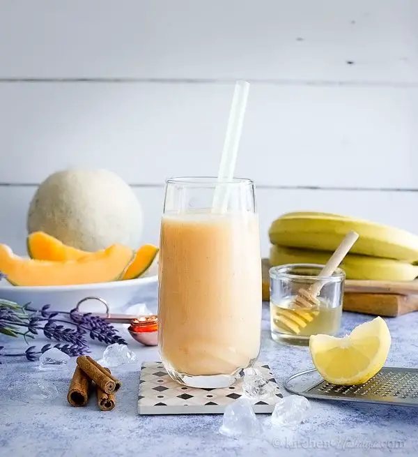 Cantaloupe and Almond Milk Smoothie