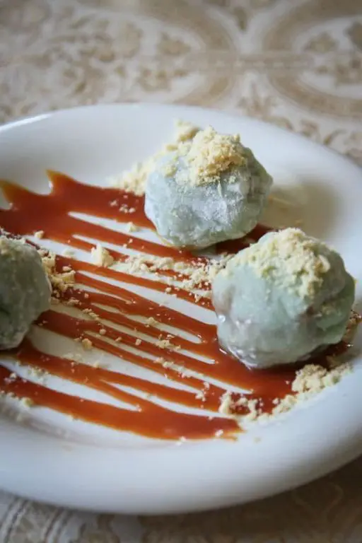 Caramel Swirl Mochi Balls