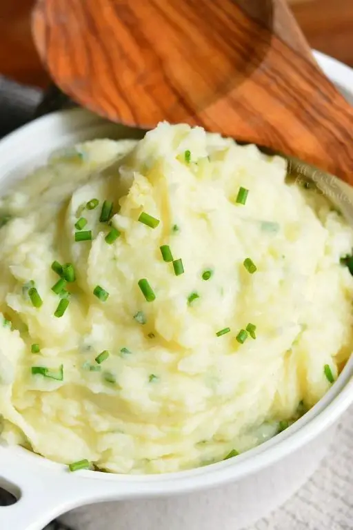 Cheddar Cheese and Chive Mashed Potatoes