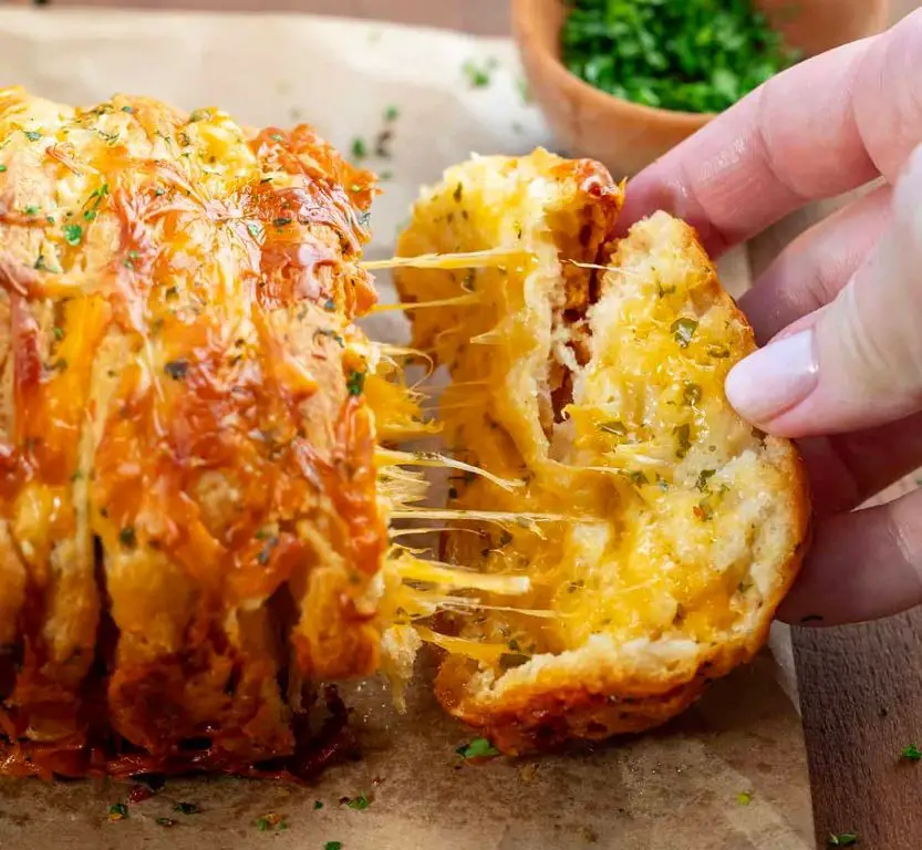 Cheddar Cheese and Garlic Pull-Apart Bread