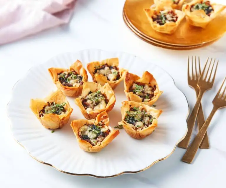 Cheesy Spinach and Mushroom Phyllo Cups