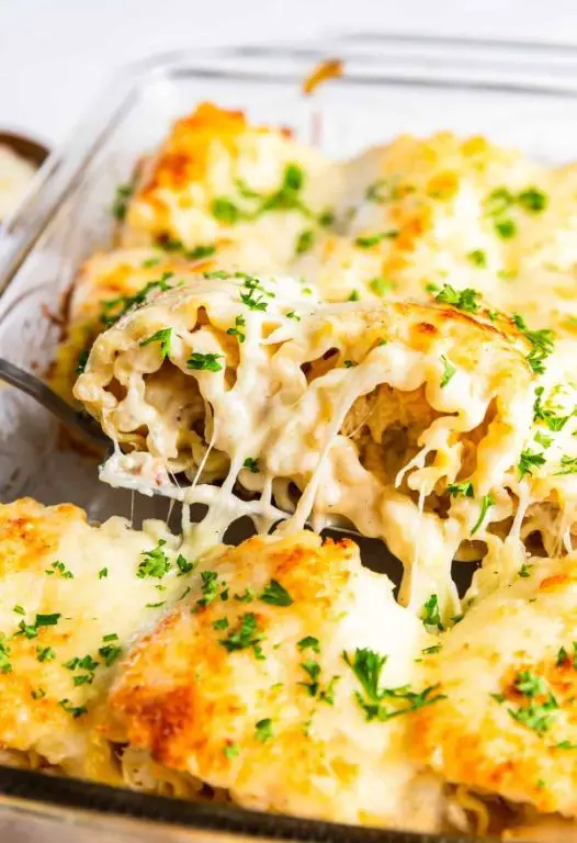 Chicken and Mozzarella Lasagna Roll-Ups