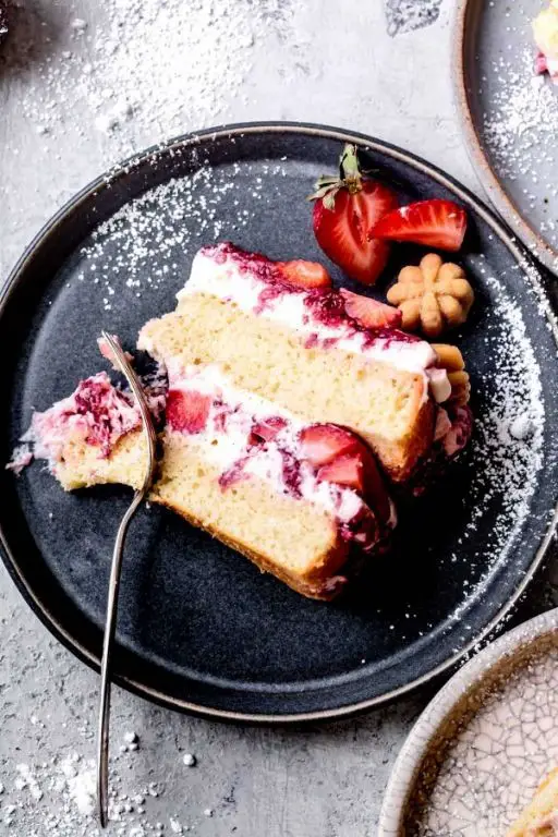 Classic Gluten-Free Sponge Cake with Fresh Berries