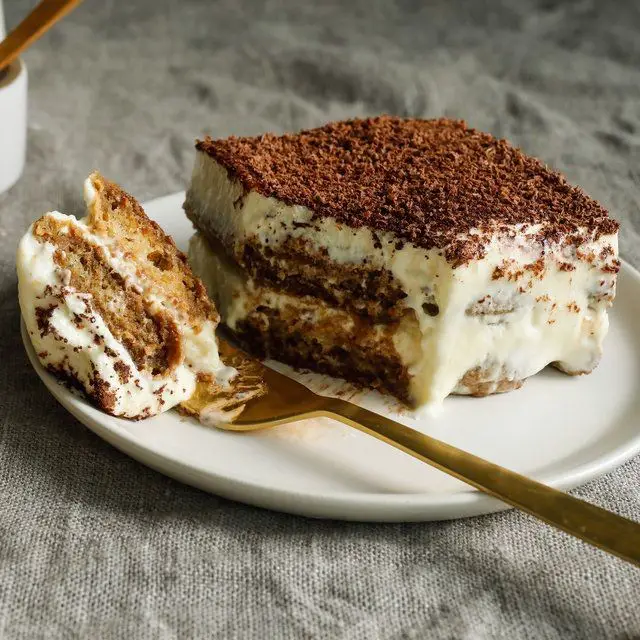 Classic Tiramisu with Mascarpone Cream
