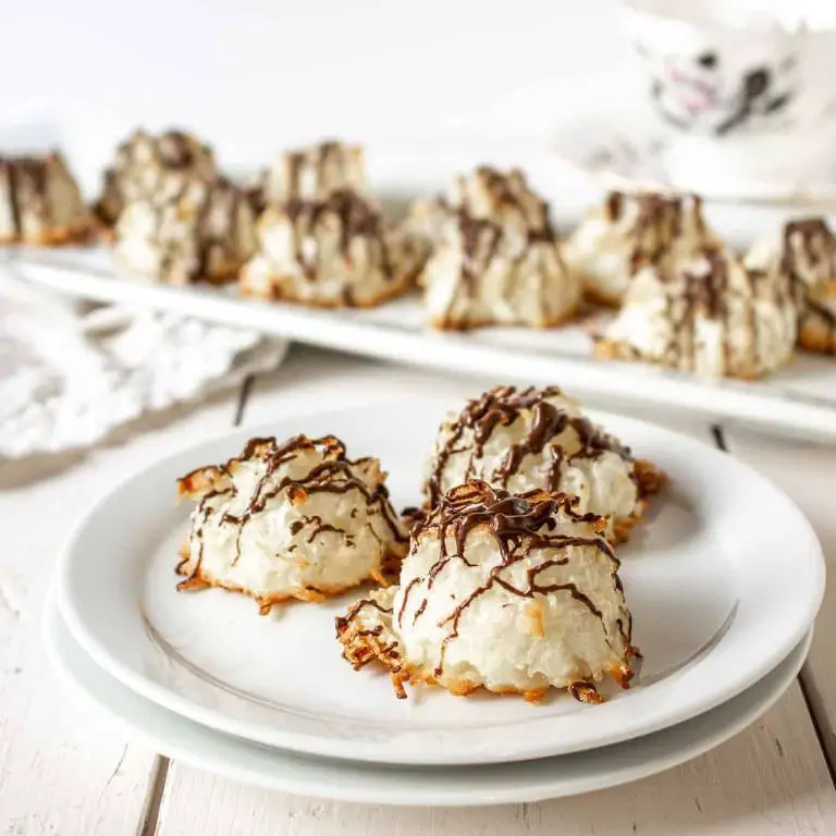 Coconut Cream Macaroons with Chocolate Drizzle