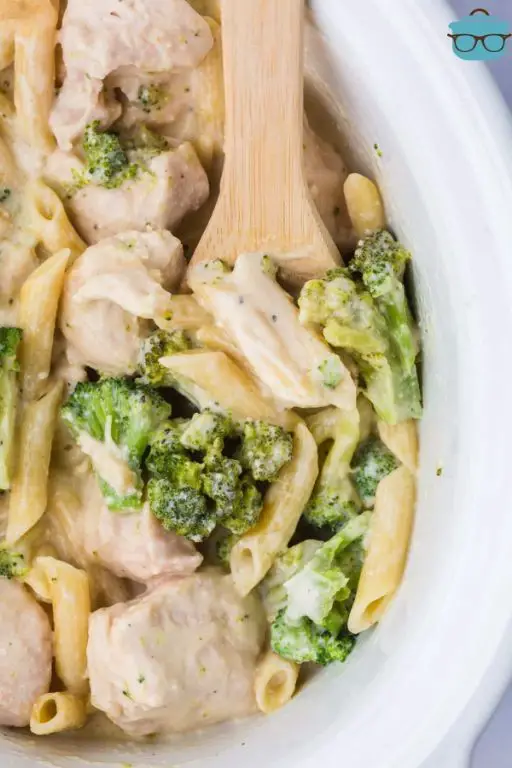Creamy Alfredo Chicken and Broccoli Crockpot