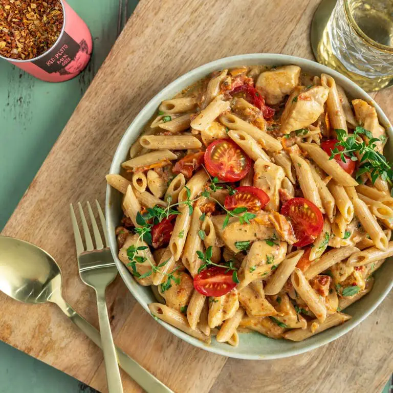 Creamy Chicken and Mozzarella Pasta Bake