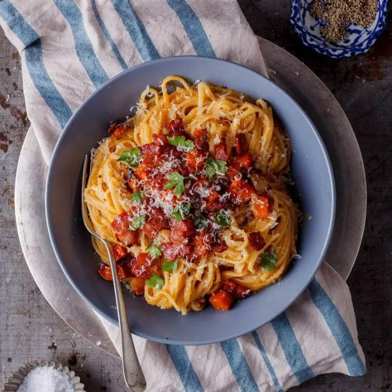 Creamy Pumpkin Pasta with Crispy Bacon