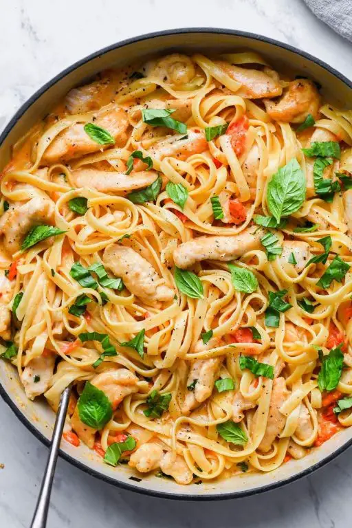 Creamy Tomato Basil Chicken Pasta