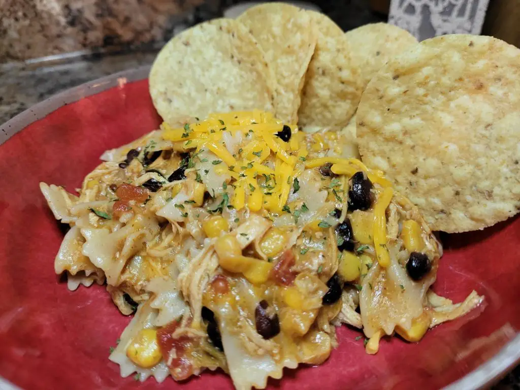 Crockpot Chicken and Black Bean Pasta