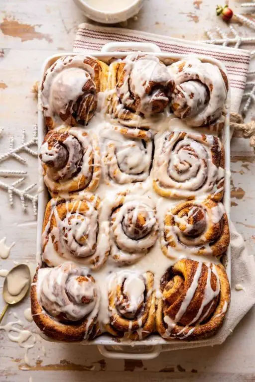 Eggnog Cinnamon Rolls