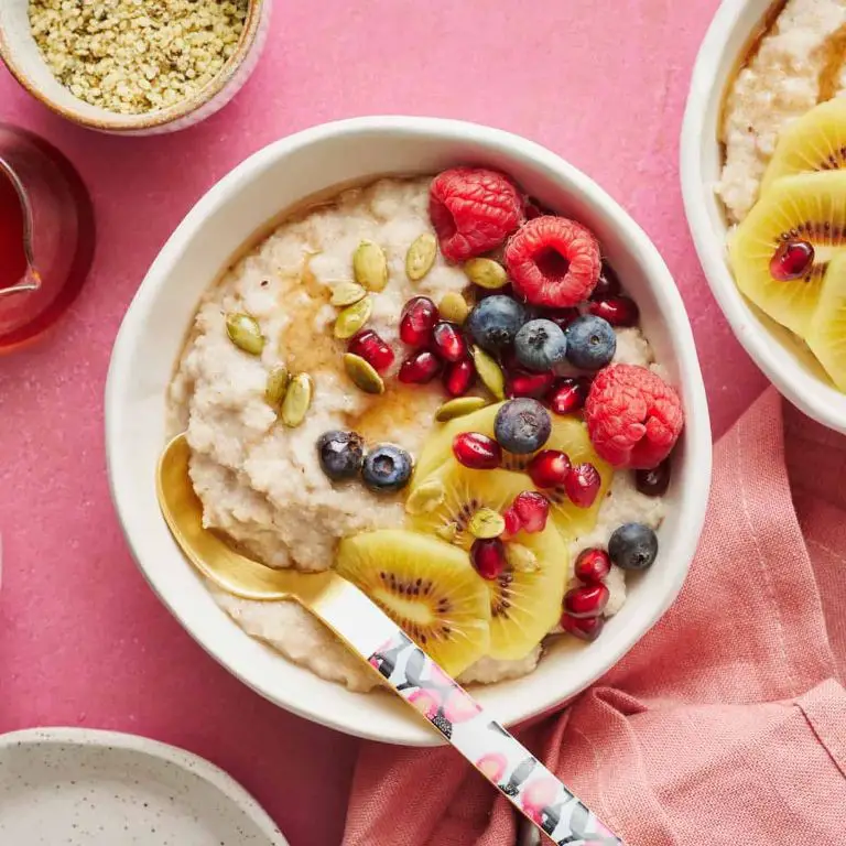 Fonio Breakfast Bowl with Fresh Fruits