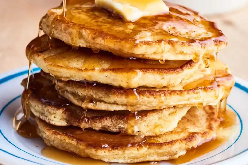 Fonio Cakes with Maple Syrup