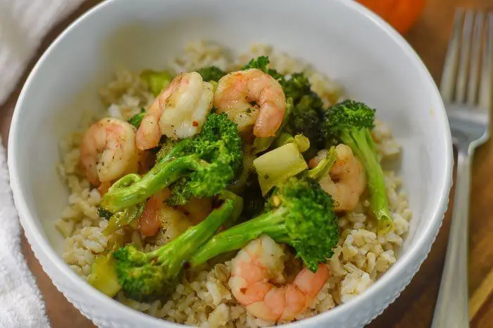 Fonio Stir-Fry with Shrimp and Broccoli