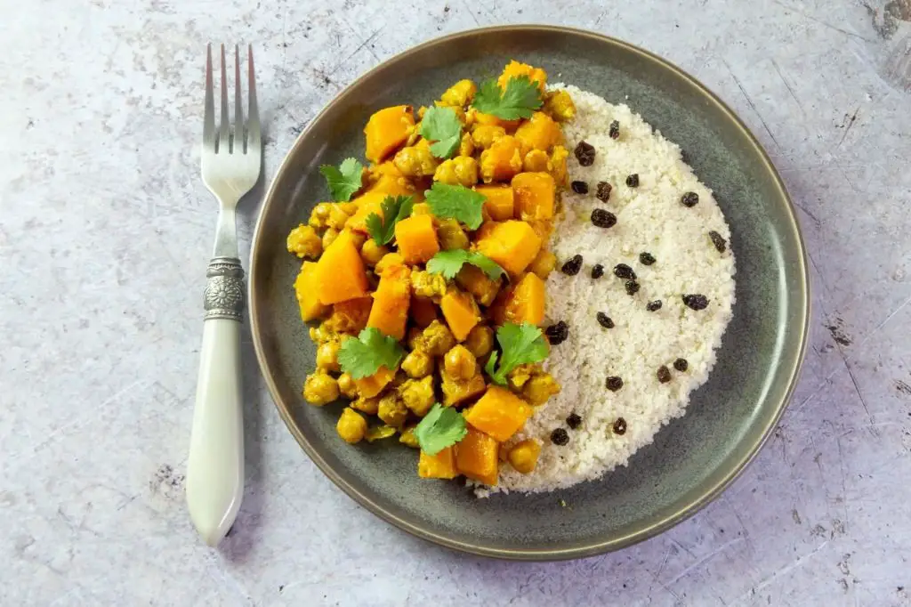 Fonio and Chickpea Curry