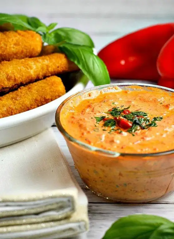 Fresh Mozzarella and Roasted Red Pepper Dip