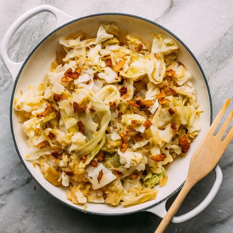 Fried Cabbage with Apples and Raisins