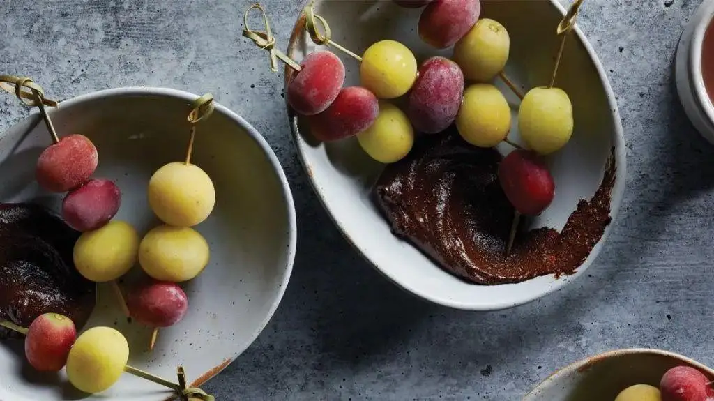 Frozen Grapes with Chocolate Drizzle