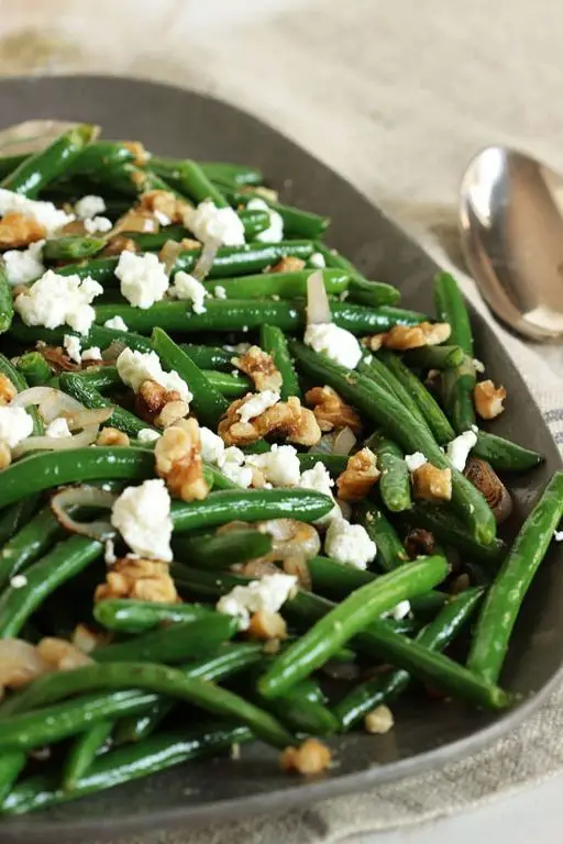 Green Bean Salad with Goat Cheese and Walnuts