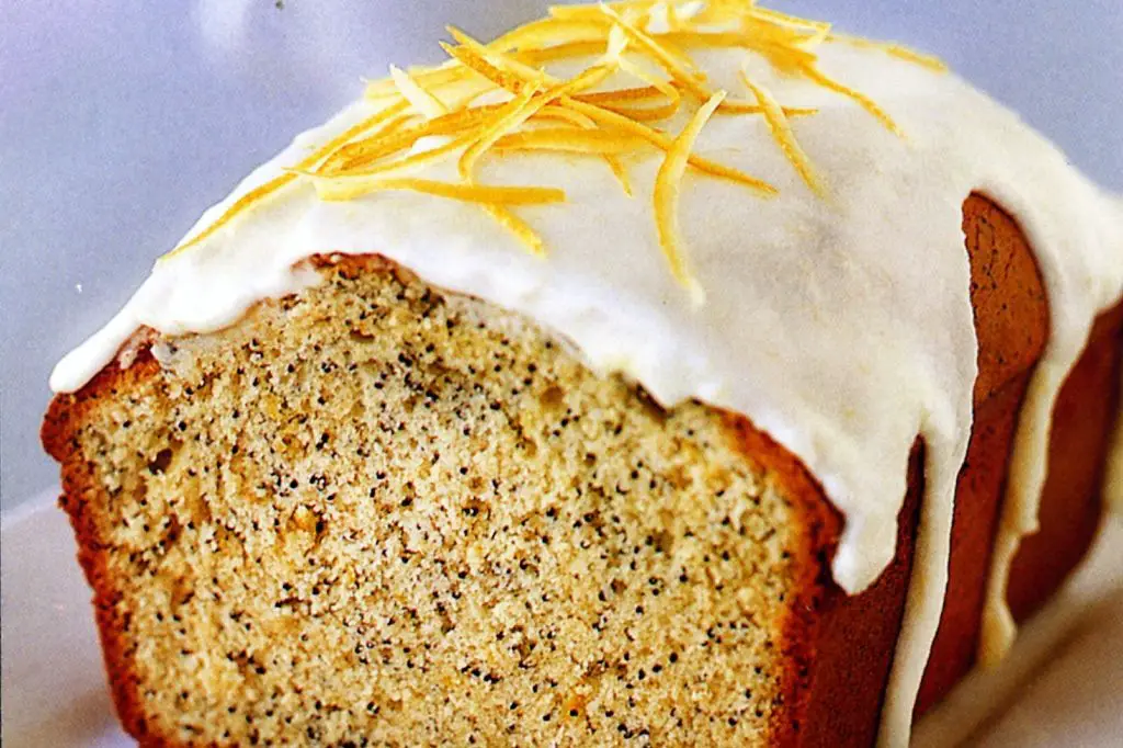 Lemon Drizzle Cake with Poppy Seeds