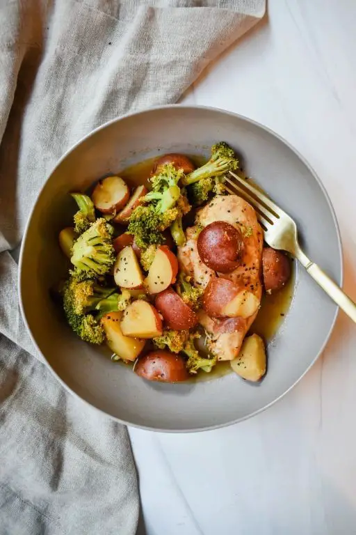 Lemon Herb Chicken and Broccoli Crockpot