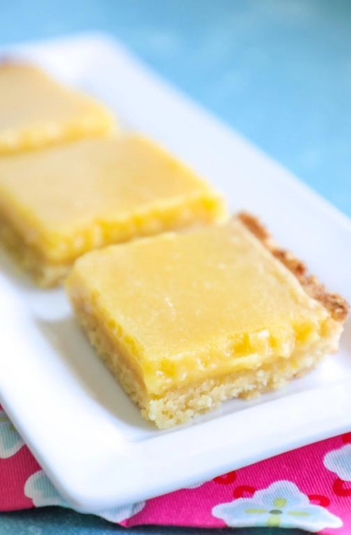 Low-Carb Monk Fruit Lemon Bars