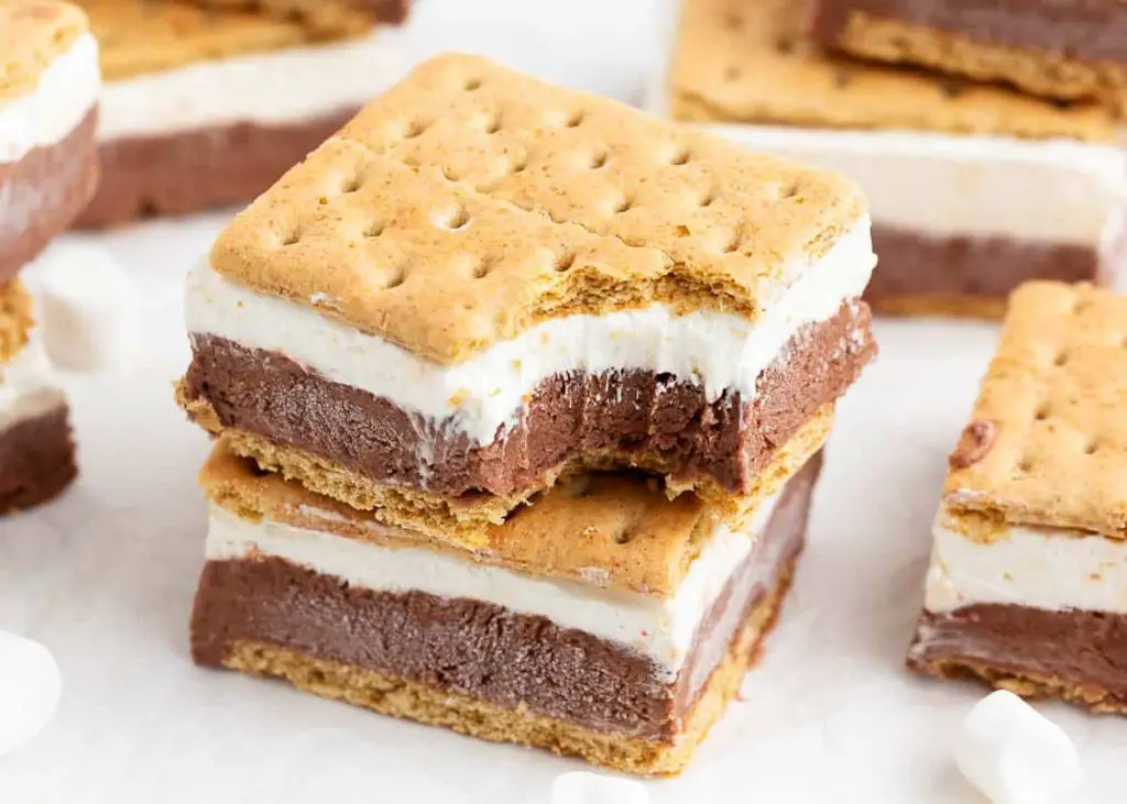 Marshmallow Fluff and Graham Cracker Dessert