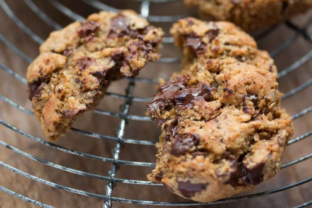 Mesquite Flour Chocolate Chip Cookies