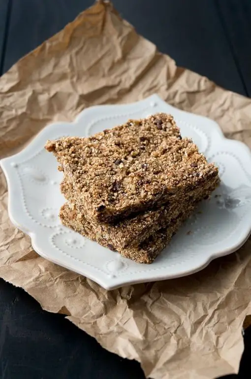 Mesquite Flour Energy Bars with Dates and Nuts