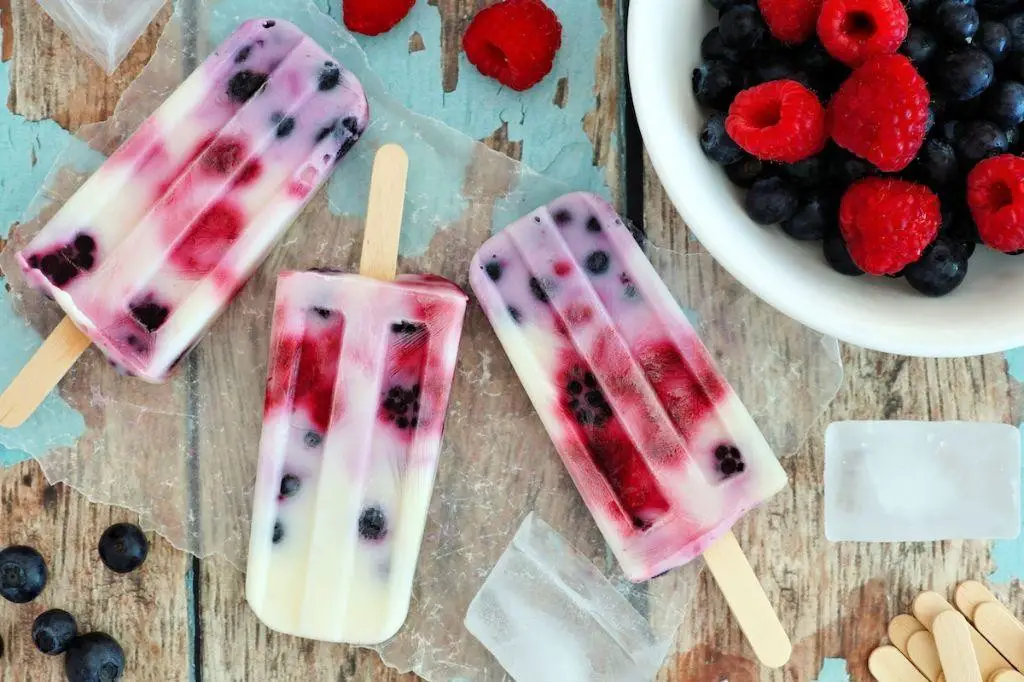 Mixed Berry Yogurt Popsicles