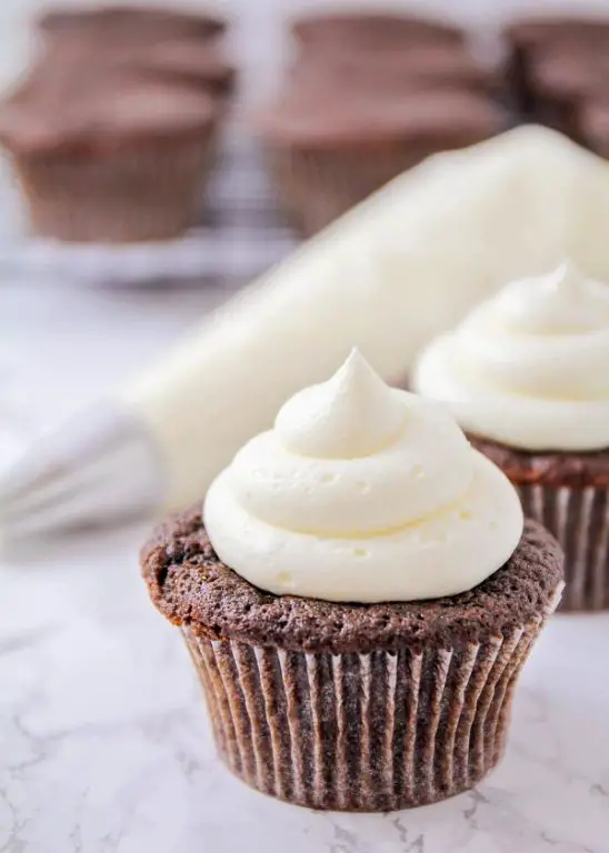 No-Bake Marshmallow Fluff Cupcakes